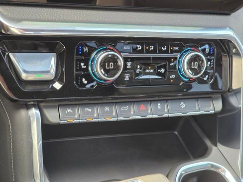 New 2026 GMC Sierra 1500 Denali w/ Denali Reserve Package AWD/4WD image 16