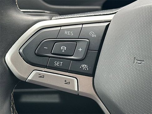 Used 2024 Volkswagen Tiguan SE image 20