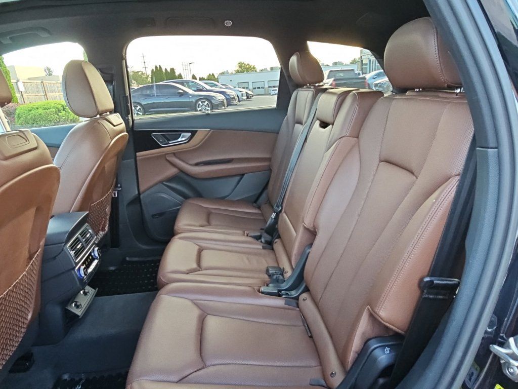 Used 2017 Audi Q7 3.0T Premium Plus w/ Premium Plus Package AWD/4WD image 12