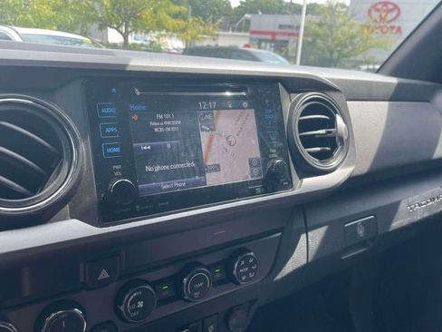 Used 2019 Toyota Tacoma TRD Sport AWD/4WD image 29