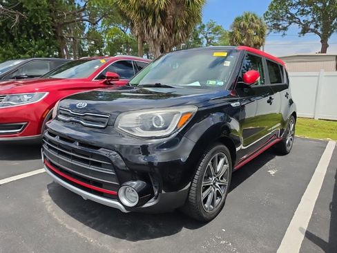 Used 2018 Kia Soul ! w/ Tech Package FWD image 3