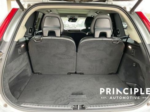 Certified 2022 Volvo XC90 T5 Momentum image 22