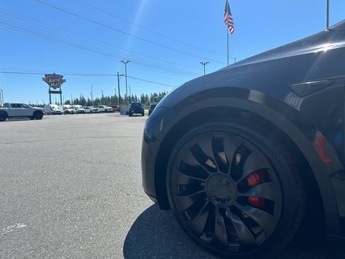 Used 2023 Tesla Model Y Performance AWD/4WD image 28