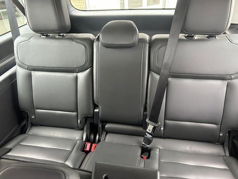 Used 2025 Ford Expedition Max Active AWD/4WD image 18