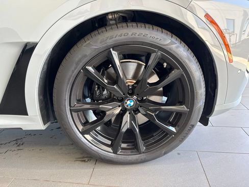 Used 2024 BMW X7 xDrive40i w/ M Sport Package AWD/4WD image 58
