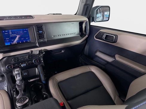 Used 2023 Ford Bronco Wildtrak image 25