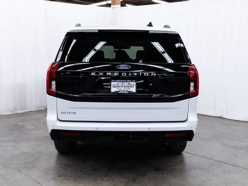 Used 2025 Ford Expedition Active AWD/4WD image 5