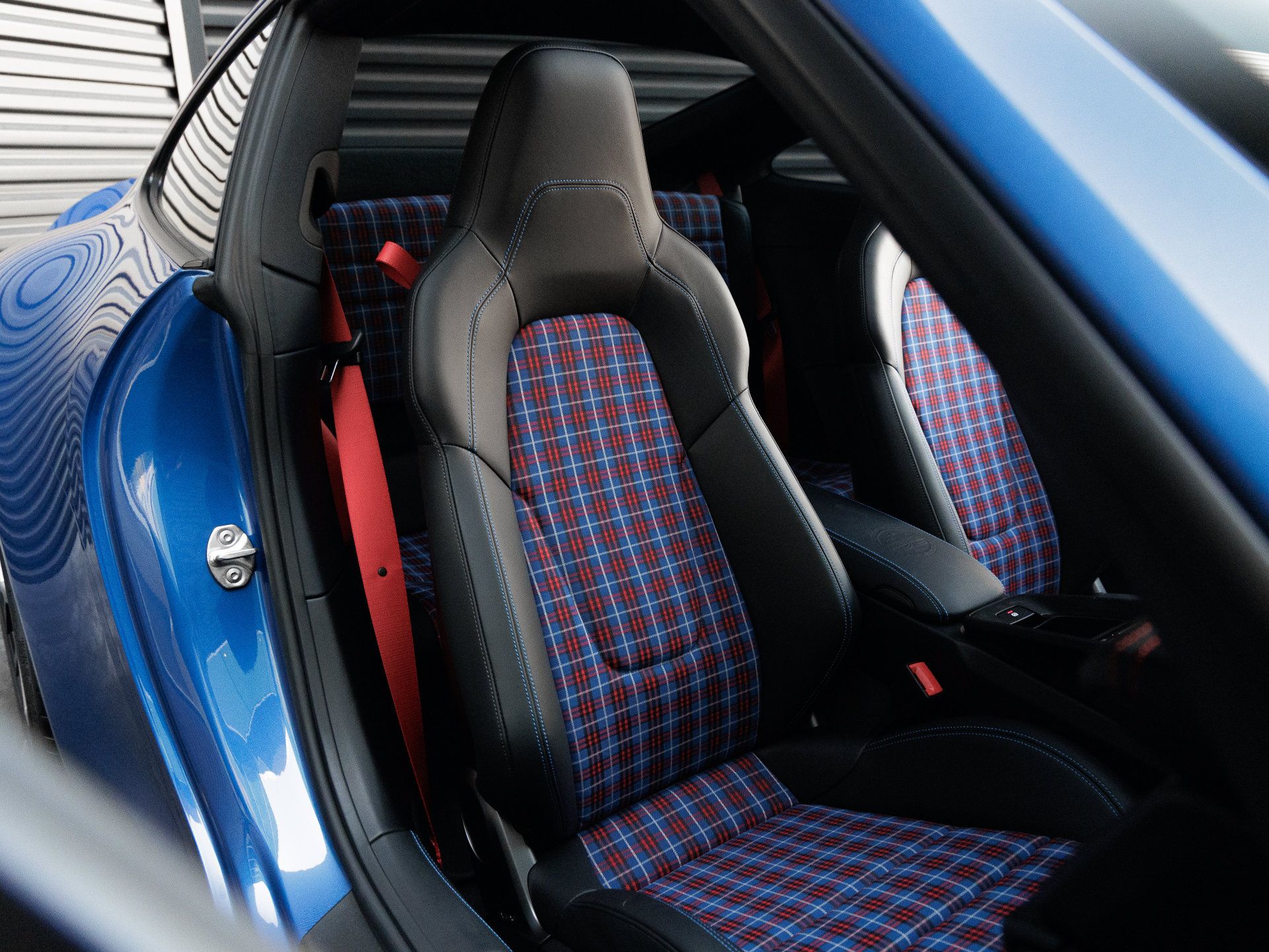Used 2026 Porsche 911 Carrera T RWD image 41