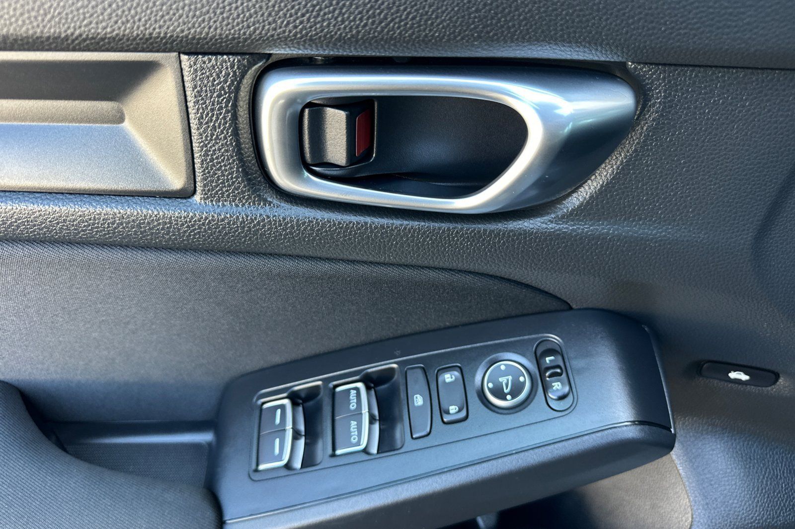 Used 2025 Honda Civic Sport image 11