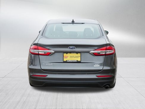 Used 2020 Ford Fusion SE image 6