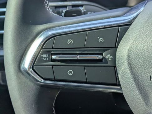 New 2026 Chevrolet Traverse LT image 13