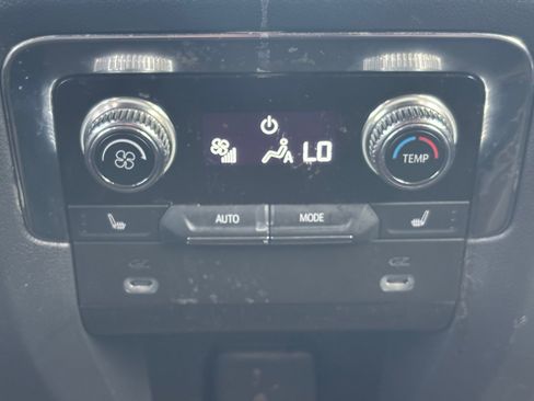 Used 2022 GMC Yukon XL Denali image 35