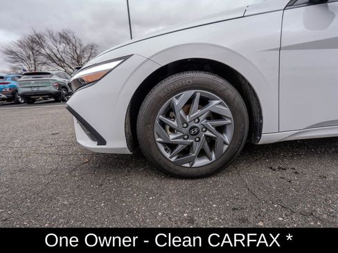 Certified 2024 Hyundai Elantra SEL image 11