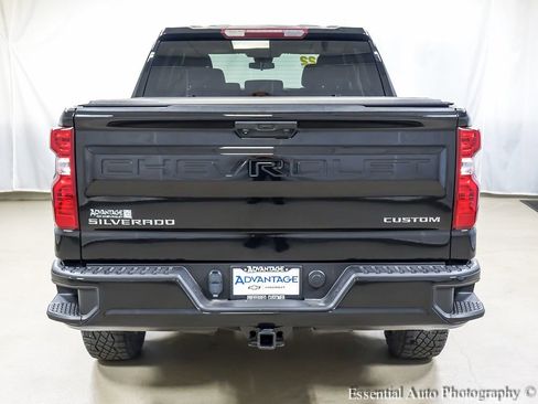 Used 2022 Chevrolet Silverado 1500 Custom Trail Boss AWD/4WD image 6