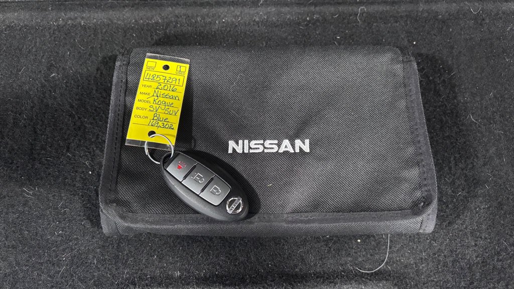 Used 2016 Nissan Rogue SV FWD image 35