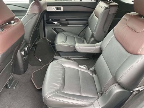Certified 2023 Ford Explorer Platinum w/ Technology Package AWD/4WD image 12