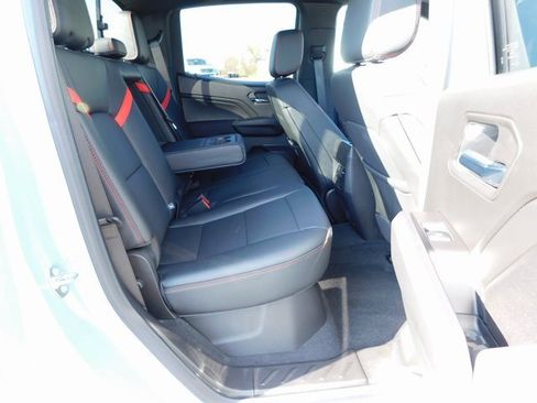 New 2025 Chevrolet Colorado Z71 w/ Technology Package image 25