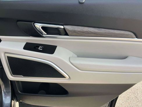 Used 2022 Kia Telluride EX image 9