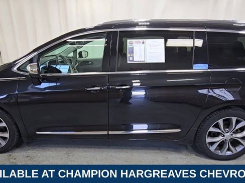 Used 2020 Chrysler Pacifica Limited w/ Tire & Wheel Group image 7