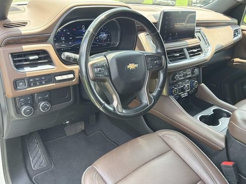 Used 2024 Chevrolet Suburban High Country w/ Premium Package 2 AWD/4WD image 20