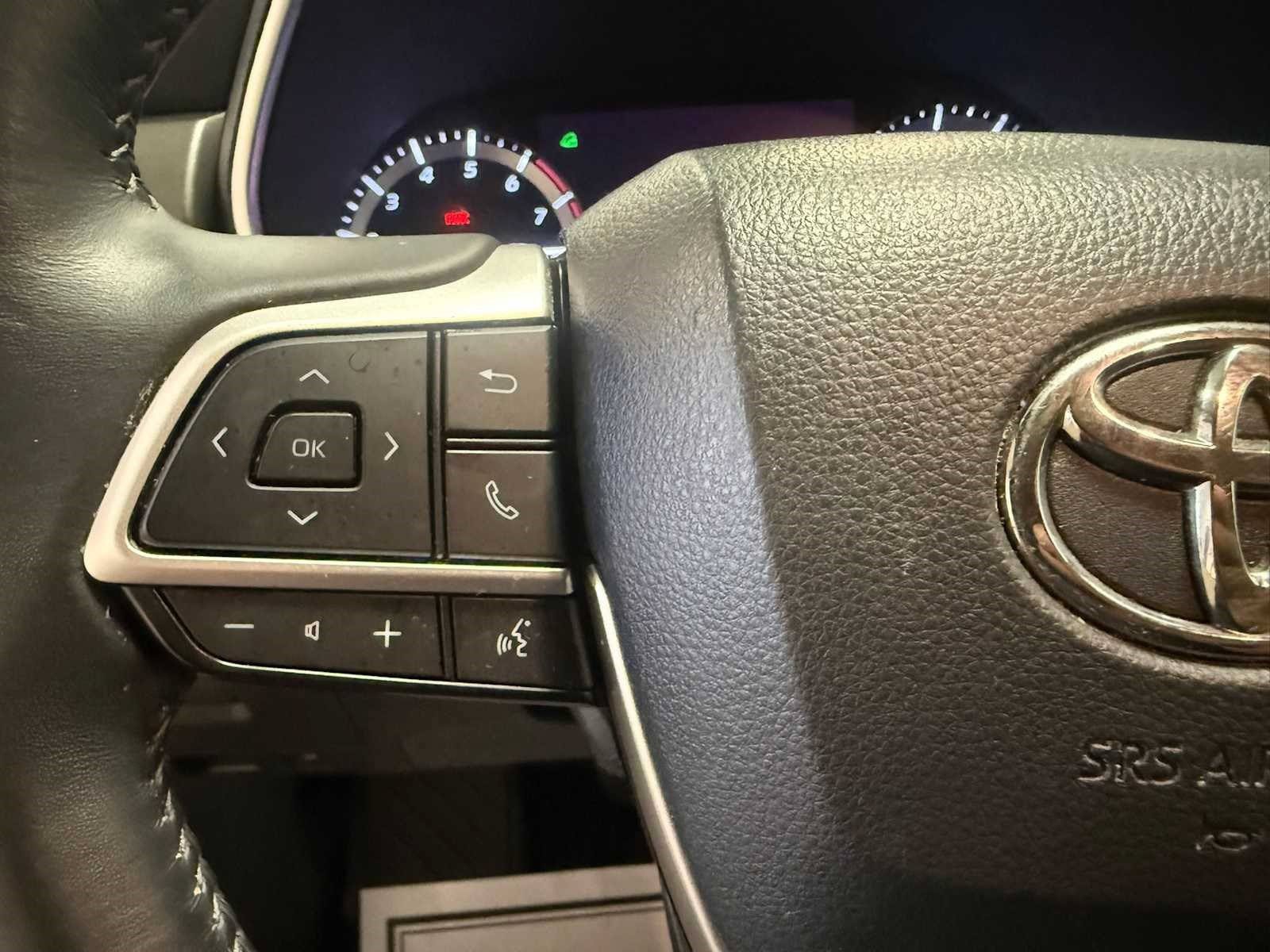 Used 2024 Toyota Highlander XLE AWD/4WD image 31