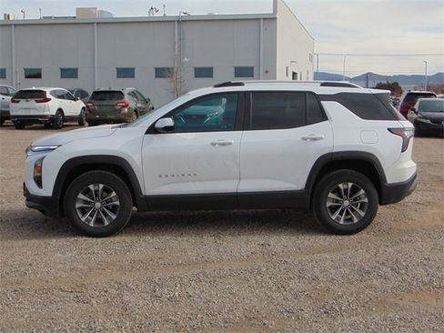 Used 2025 Chevrolet Equinox LT w/ Convenience Package II image 7