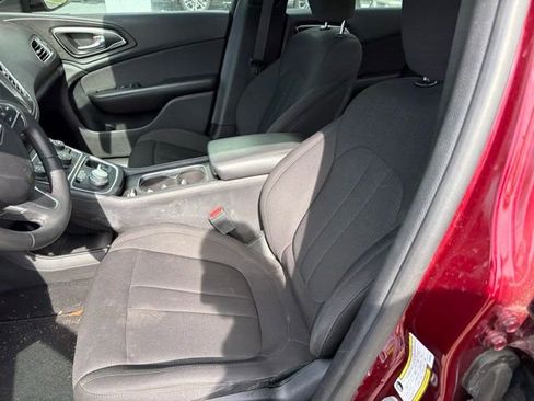 Used 2017 Chrysler 200 LX FWD image 5