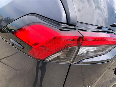 Used 2025 Toyota RAV4 XLE FWD image 27