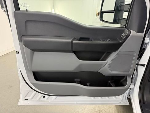 New 2026 Ford F250 XL w/ XL Chrome Package image 13
