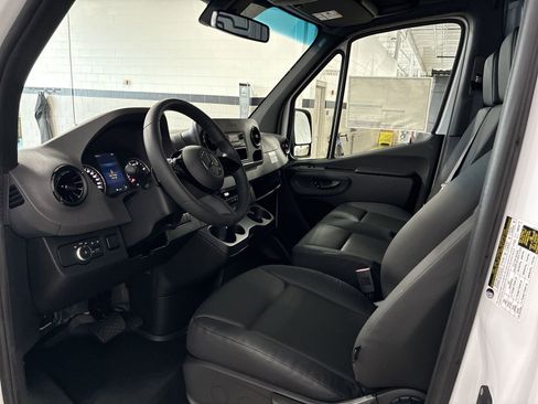 New 2025 Mercedes-Benz Sprinter 2500 image 8