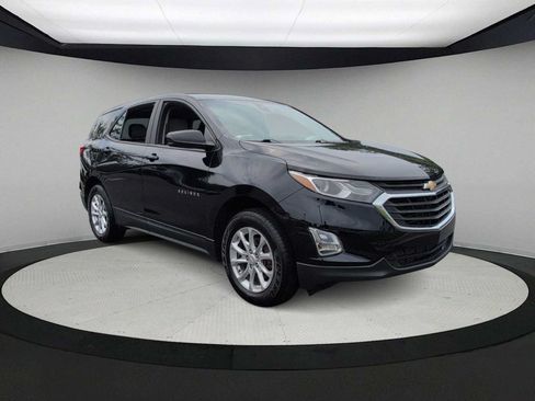 Used 2020 Chevrolet Equinox LS FWD image 2