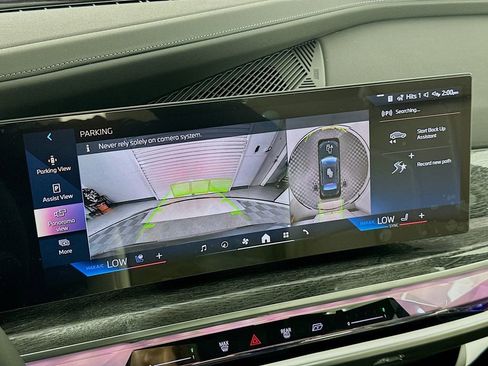 Used 2025 BMW i7 eDrive50 w/ Executive Package RWD image 13