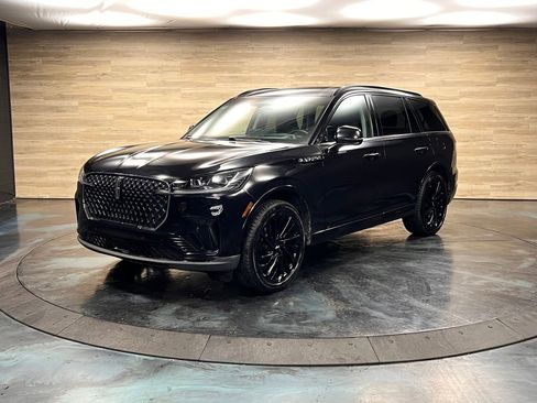 Used 2025 Lincoln Aviator Reserve w/ Equipment Group 201A AWD/4WD image 4