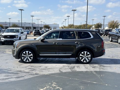 Used 2022 Kia Telluride S image 11