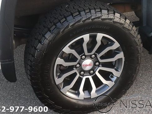 Used 2020 GMC Sierra 1500 AT4 w/ AT4 Premium Package image 8