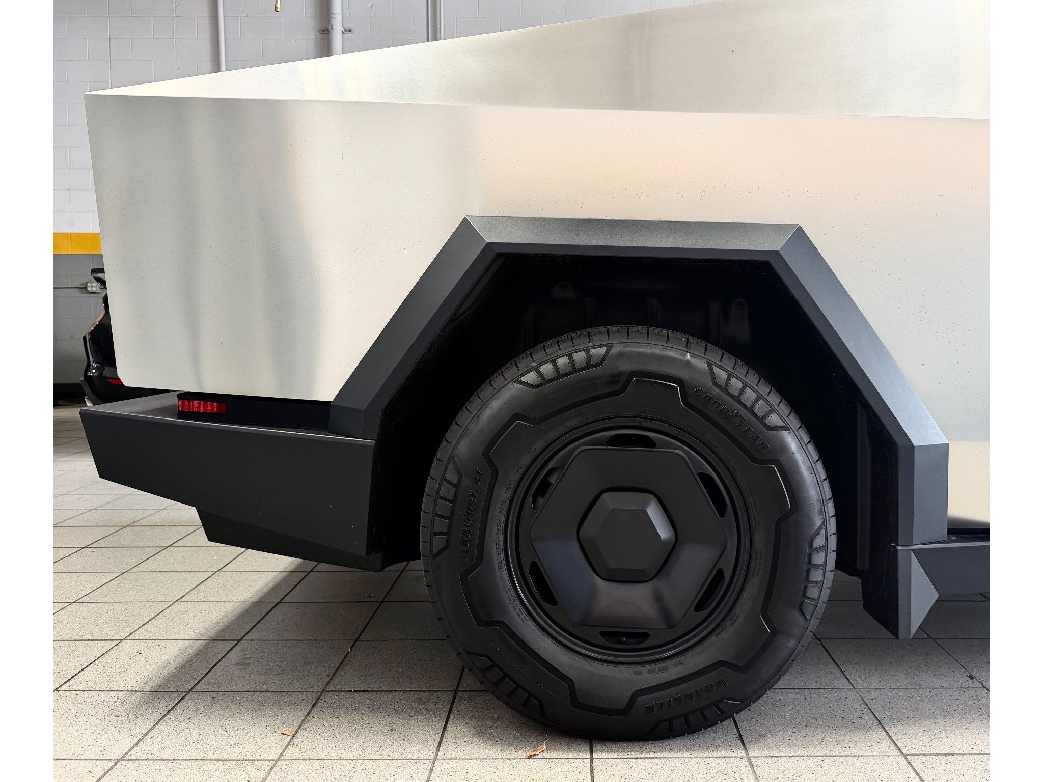 Used 2026 Tesla Cybertruck AWD Crew Cab image 6