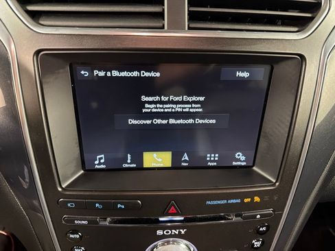 Certified 2018 Ford Explorer Limited w/ Equipment Group 301A AWD/4WD image 11