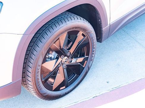 New 2026 Volkswagen Taos SE FWD image 12
