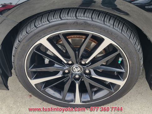 Certified 2019 Toyota Camry XSE FWD image 9