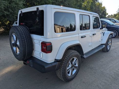Used 2020 Jeep Wrangler Unlimited Sahara AWD/4WD image 9