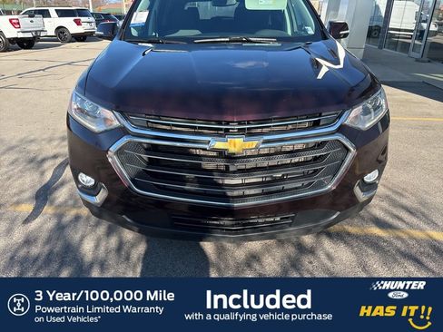 Used 2020 Chevrolet Traverse LT image 2