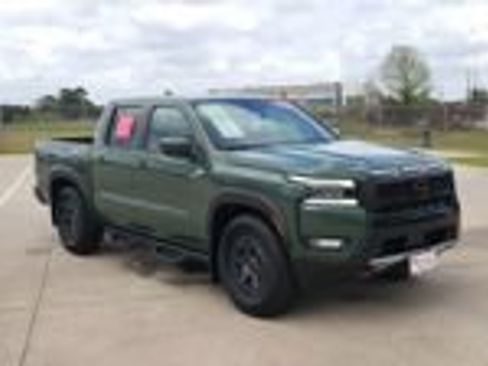 Used 2025 Nissan Frontier Pro-X RWD image 3