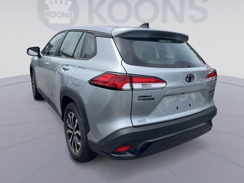 Used 2025 Toyota Corolla Cross AWD Hybrid image 2