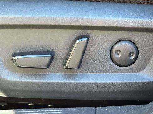 Used 2022 Nissan Rogue SL w/ SL Premium Package image 16