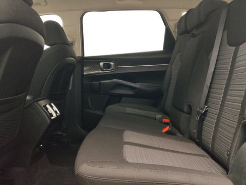 Used 2021 Kia Sorento LX FWD image 18