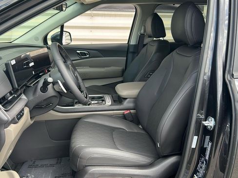 New 2026 Kia Carnival EX FWD image 11