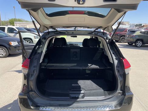Used 2017 Nissan Rogue SV AWD/4WD image 15
