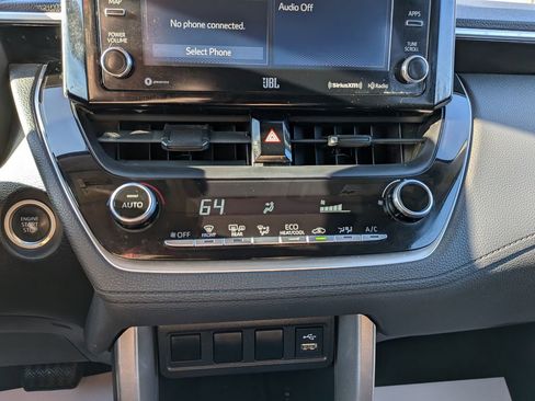 Certified 2022 Toyota Corolla Cross LE image 18