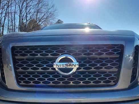 Used 2019 Nissan Titan PRO-4X image 13