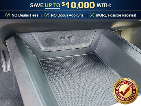 New 2026 Chevrolet Equinox LT w/ Convenience Package II FWD image 24